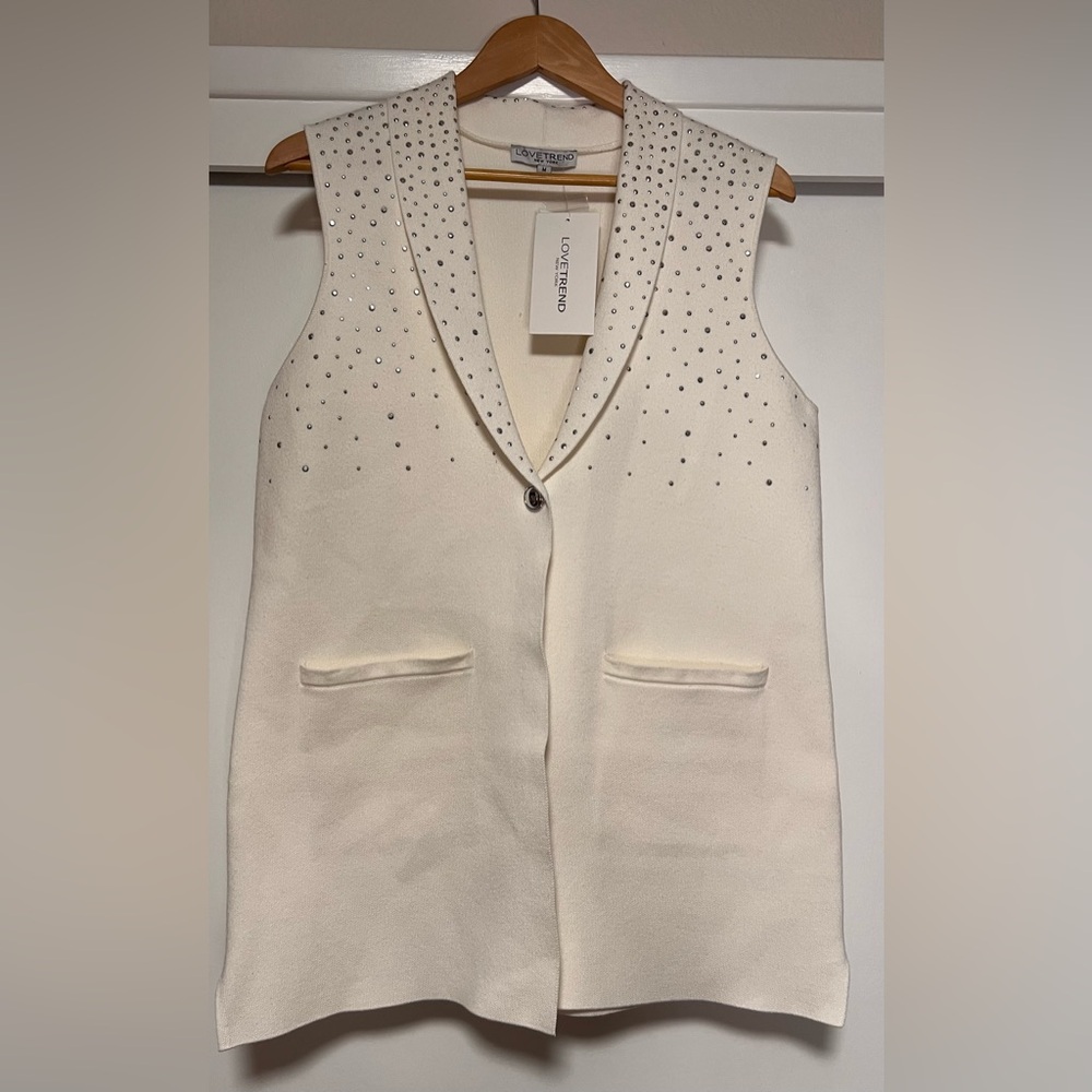 Lovetrend Women’s Sleeveless Embellished Vest – Size M – New with Tags